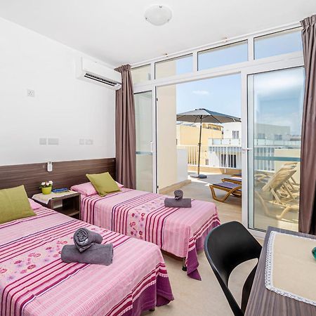 Summer Breeze Penthouse With Private Hot Tub & Terrace With Panoramic Views, By Getawaysmalta Mellieha Bagian luar foto