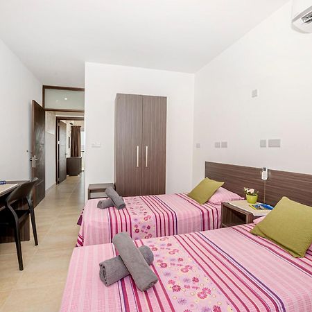 Summer Breeze Penthouse With Private Hot Tub & Terrace With Panoramic Views, By Getawaysmalta Mellieha Bagian luar foto