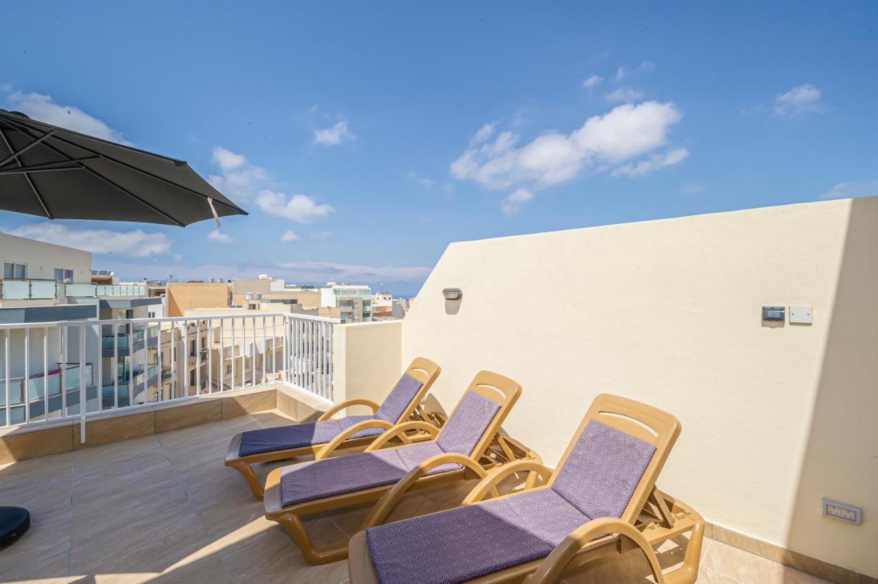 Summer Breeze Penthouse With Private Hot Tub & Terrace With Panoramic Views, By Getawaysmalta Mellieha Bagian luar foto