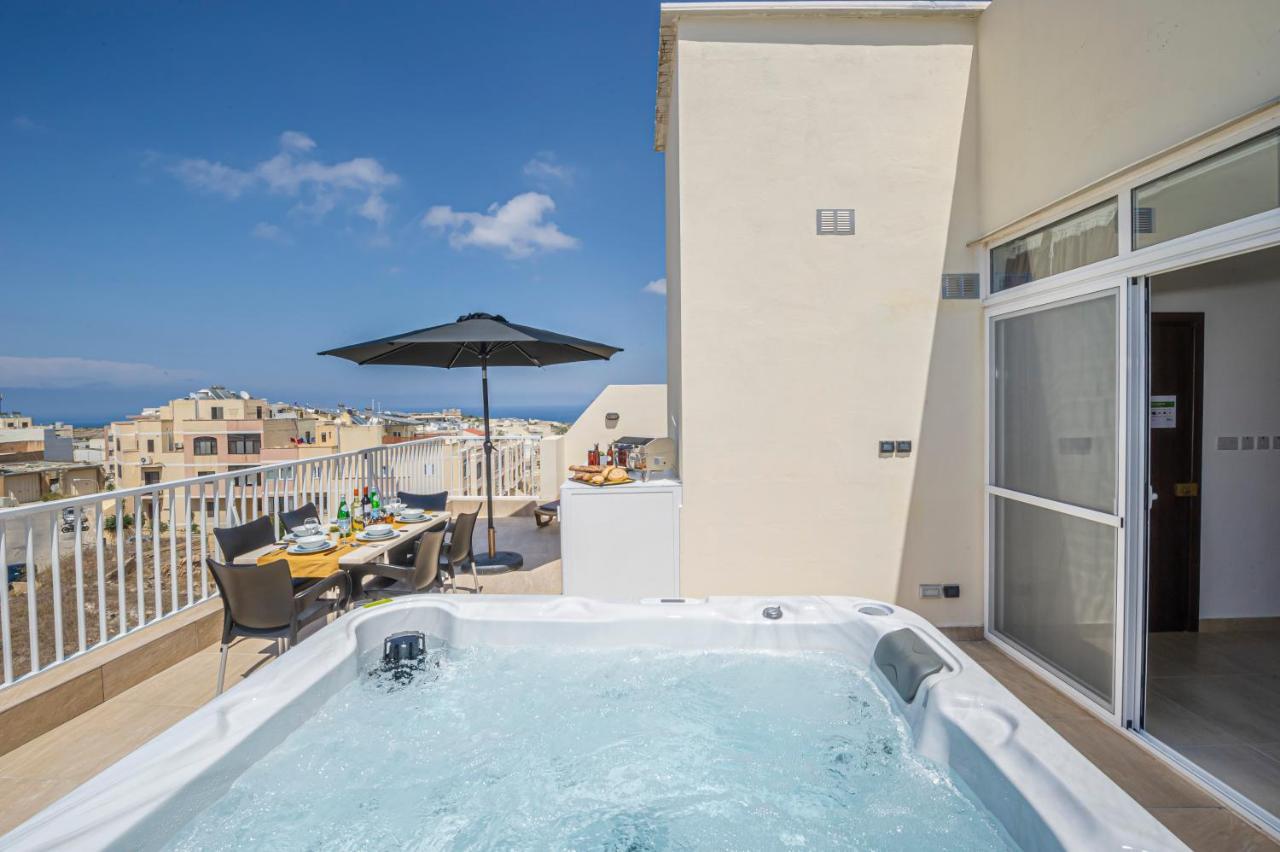 Summer Breeze Penthouse With Private Hot Tub & Terrace With Panoramic Views, By Getawaysmalta Mellieha Bagian luar foto