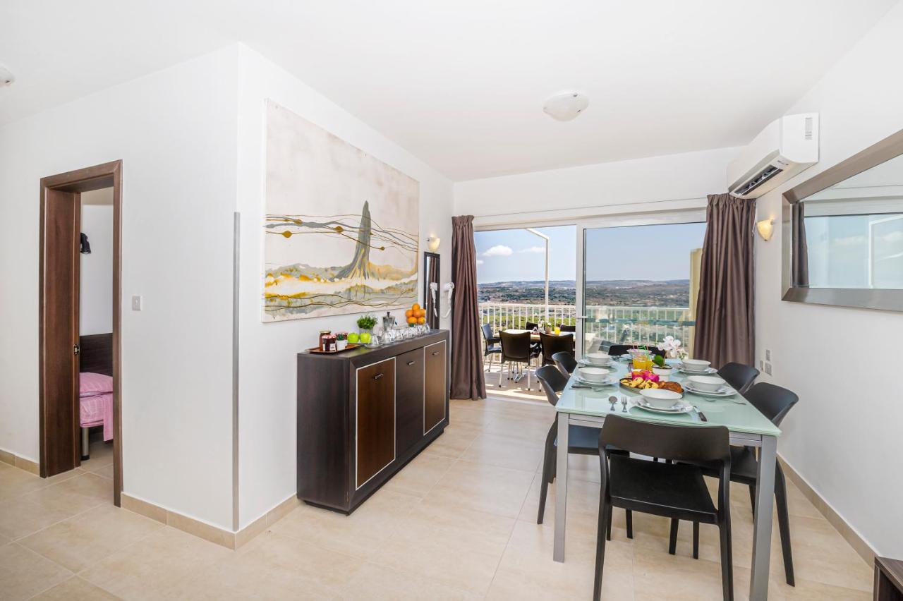 Summer Breeze Penthouse With Private Hot Tub & Terrace With Panoramic Views, By Getawaysmalta Mellieha Bagian luar foto
