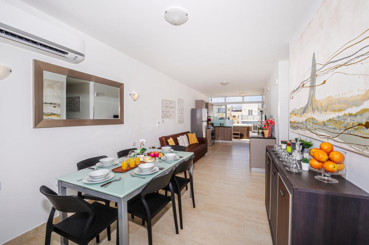 Summer Breeze Penthouse With Private Hot Tub & Terrace With Panoramic Views, By Getawaysmalta Mellieha Bagian luar foto