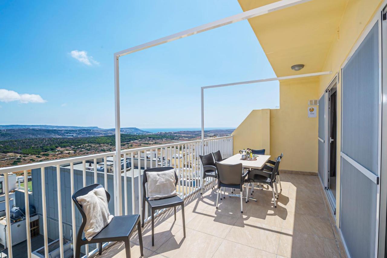 Summer Breeze Penthouse With Private Hot Tub & Terrace With Panoramic Views, By Getawaysmalta Mellieha Bagian luar foto