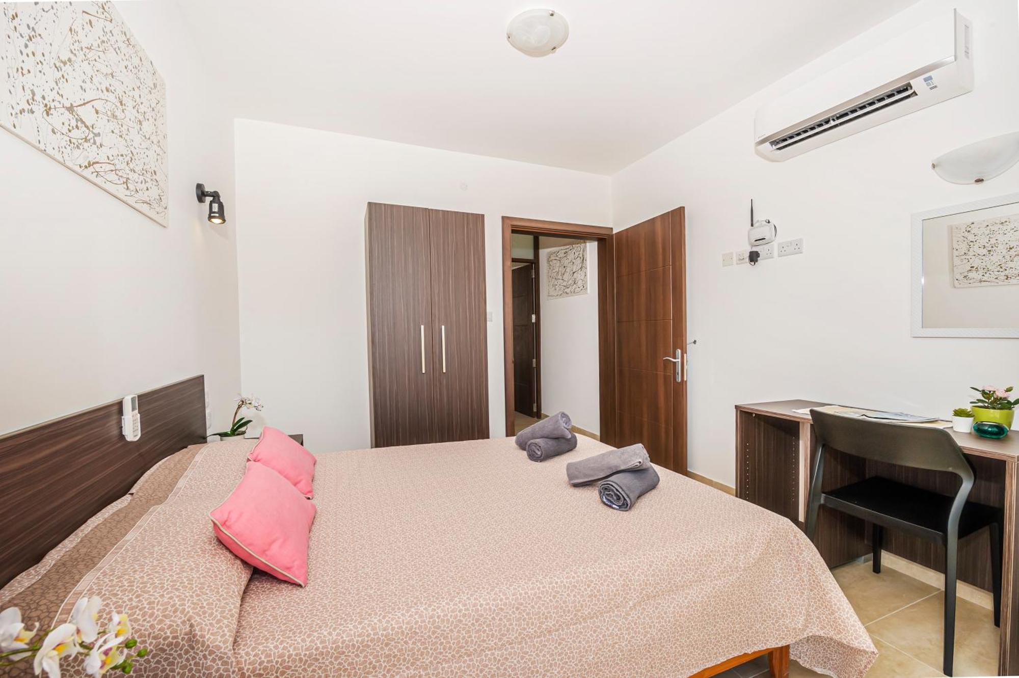 Summer Breeze Penthouse With Private Hot Tub & Terrace With Panoramic Views, By Getawaysmalta Mellieha Bagian luar foto