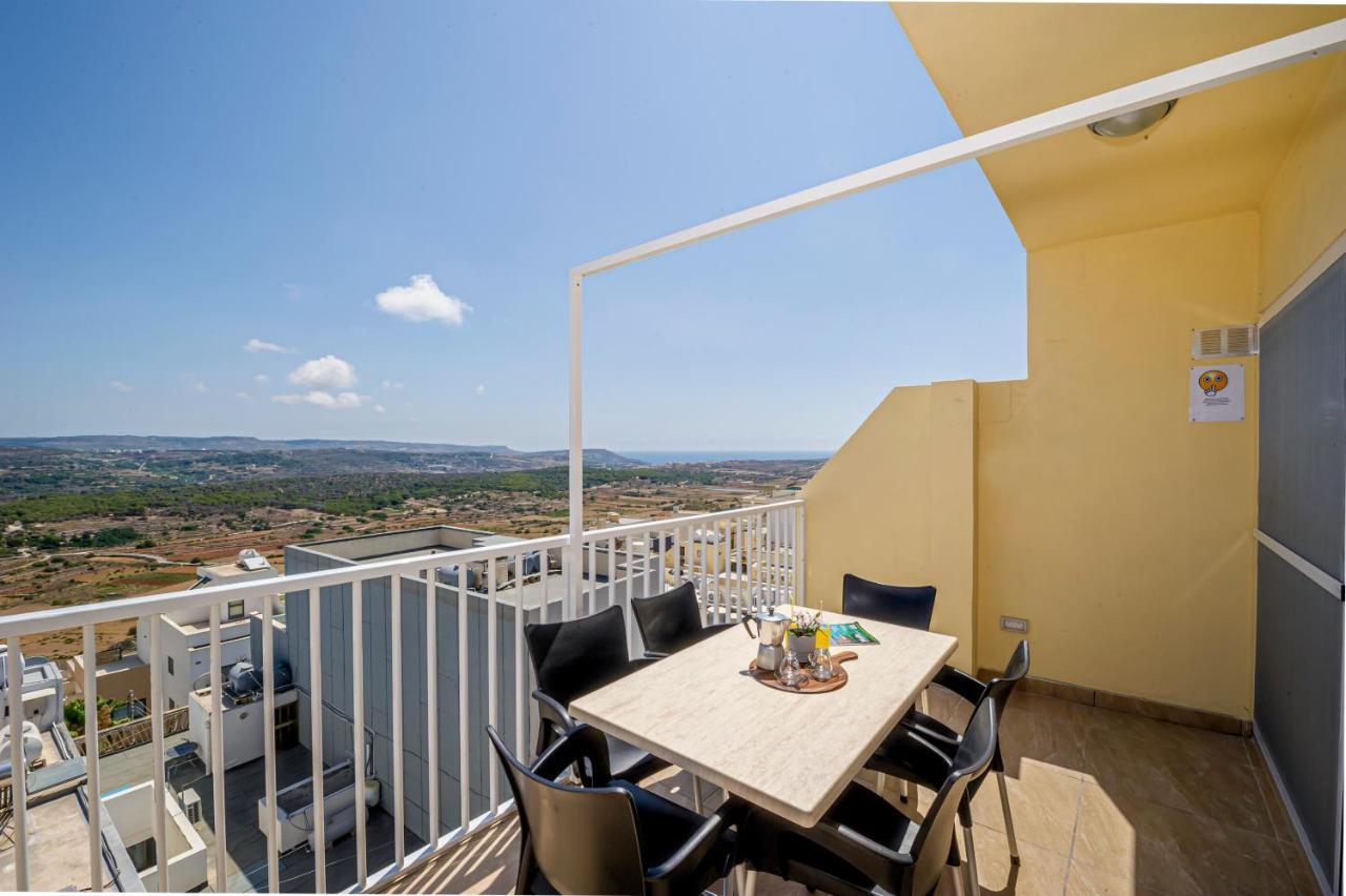 Summer Breeze Penthouse With Private Hot Tub & Terrace With Panoramic Views, By Getawaysmalta Mellieha Bagian luar foto