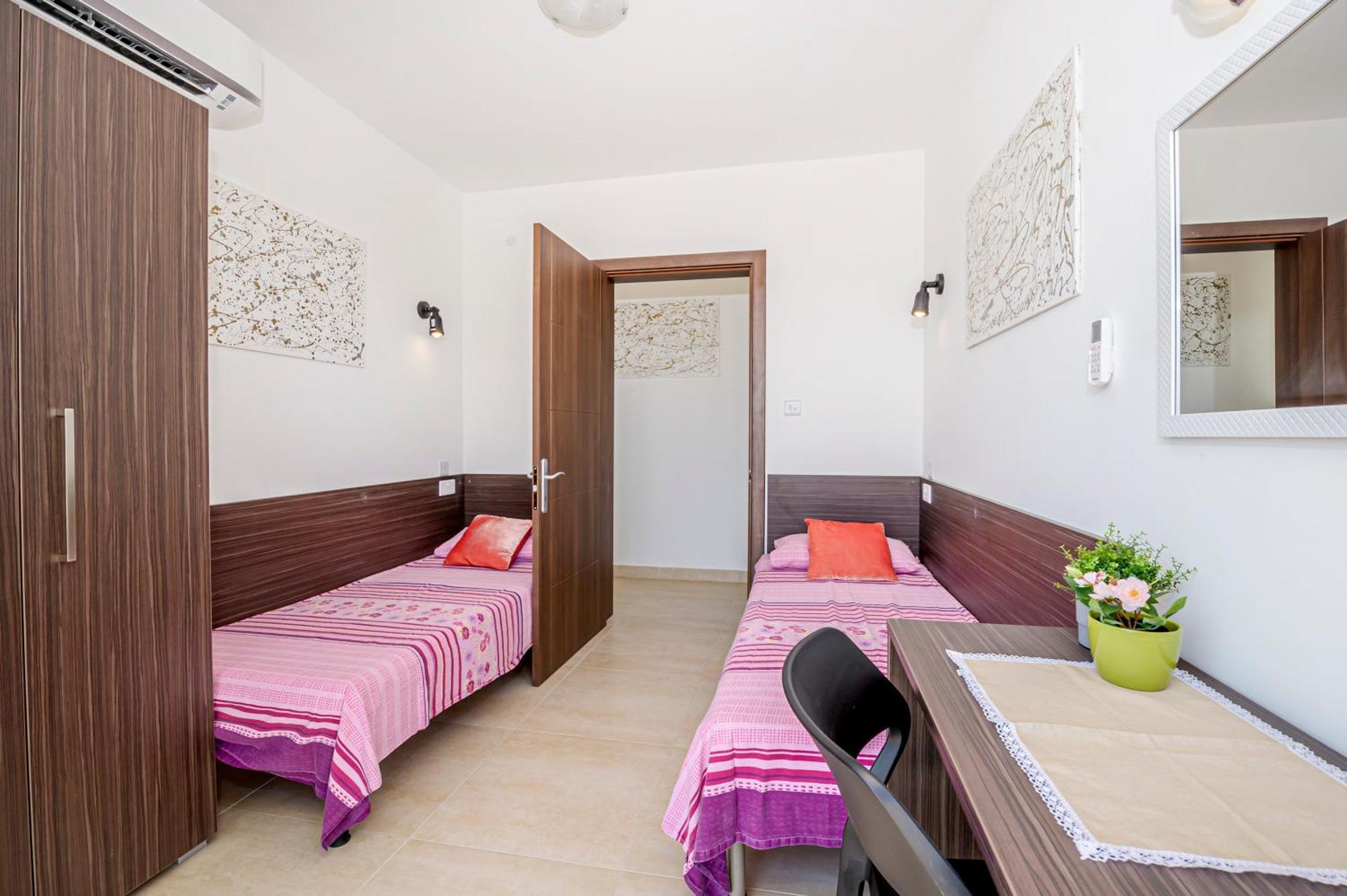 Summer Breeze Penthouse With Private Hot Tub & Terrace With Panoramic Views, By Getawaysmalta Mellieha Bagian luar foto